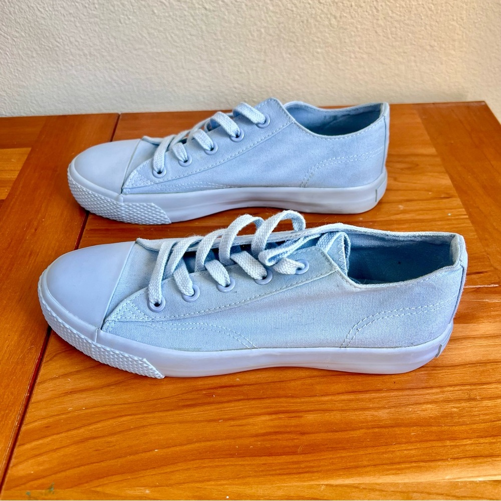 AIRWALK men’s women’s unisex sneakers light blue shoes size 9 tennis shoes